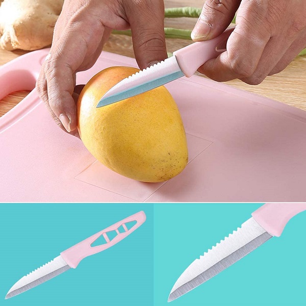 Râpe Manuelle Multifonction : panier passoire , planche à découper , différentes découpes Râpe Manuelle Multifonction : panier passoire , planche à découper , différentes découpes