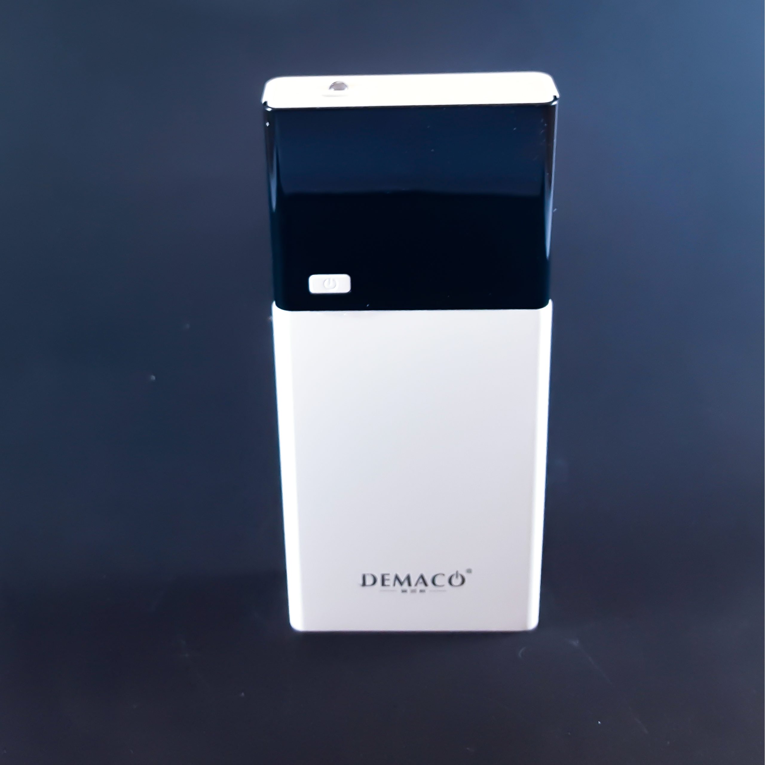 Power Bank DEMACO- 20000 mAH -Avec Afficheur – 2 Sorties USB – Blanc Power Bank DEMACO- 20000 mAH -Avec Afficheur – 2 Sorties USB – Blanc