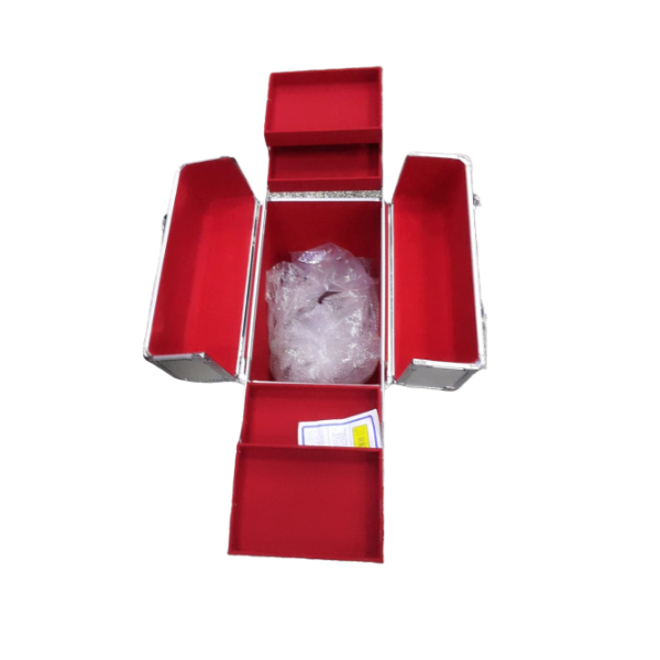 Valise De Maquillage Et Esthétiques Professionnelle Argenté Avec 4 Roulettes Valise De Maquillage Et Esthétiques Professionnelle Argenté Avec 4 Roulettes